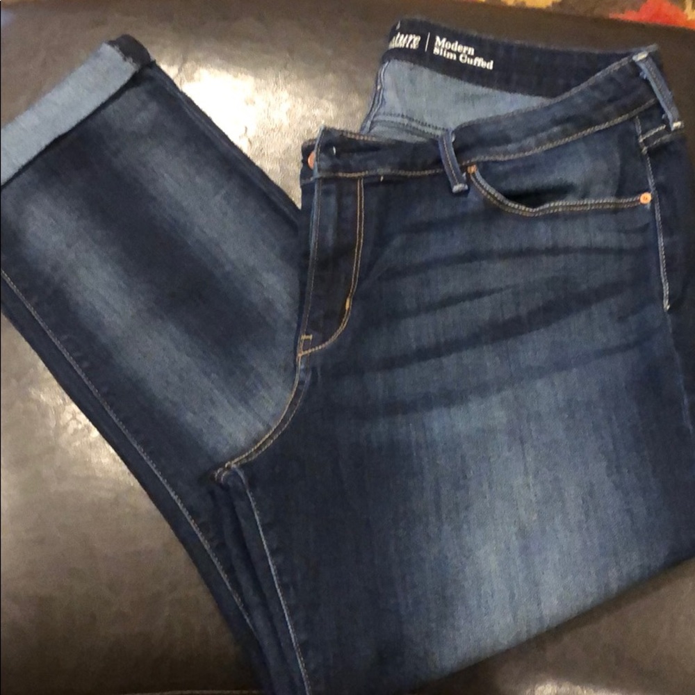 Women’s Cropped Cuffed Jeans